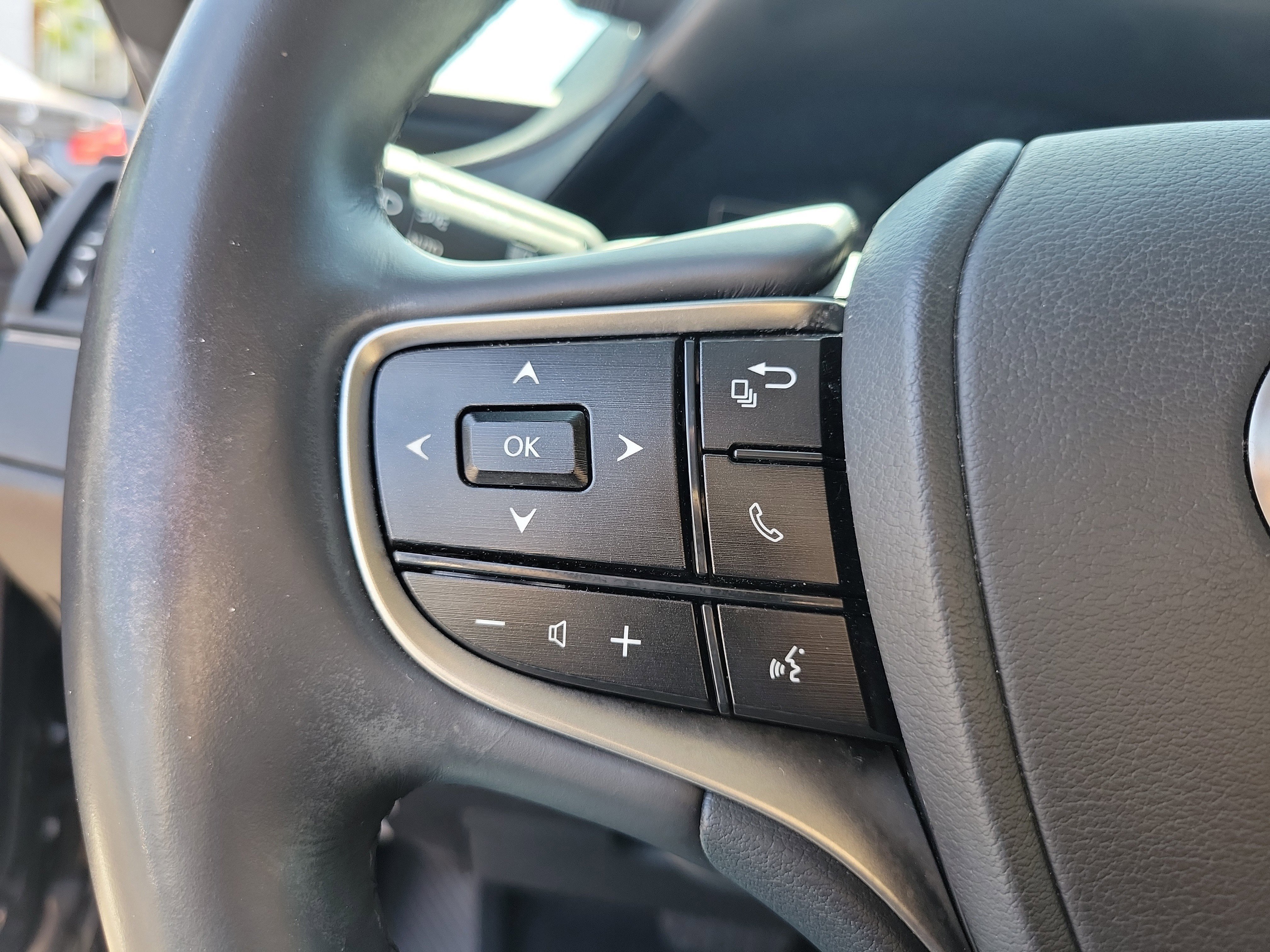 Used 2022 Lexus ES 350 w/ Premium Package image 11