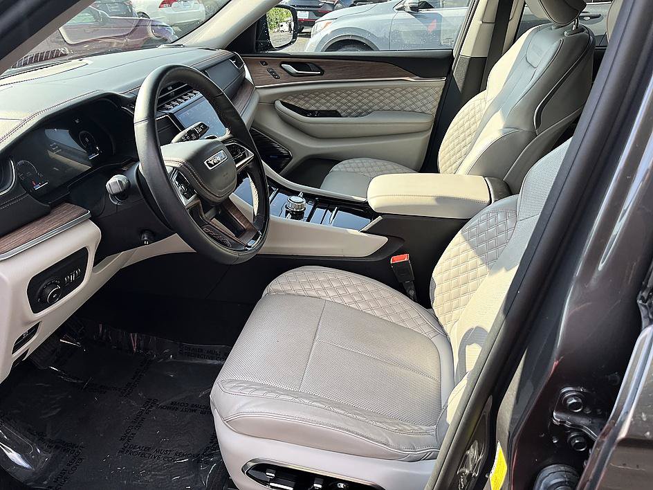 Used 2022 Jeep Grand Cherokee Summit w/ Adv Protech Group IV AWD/4WD image 13