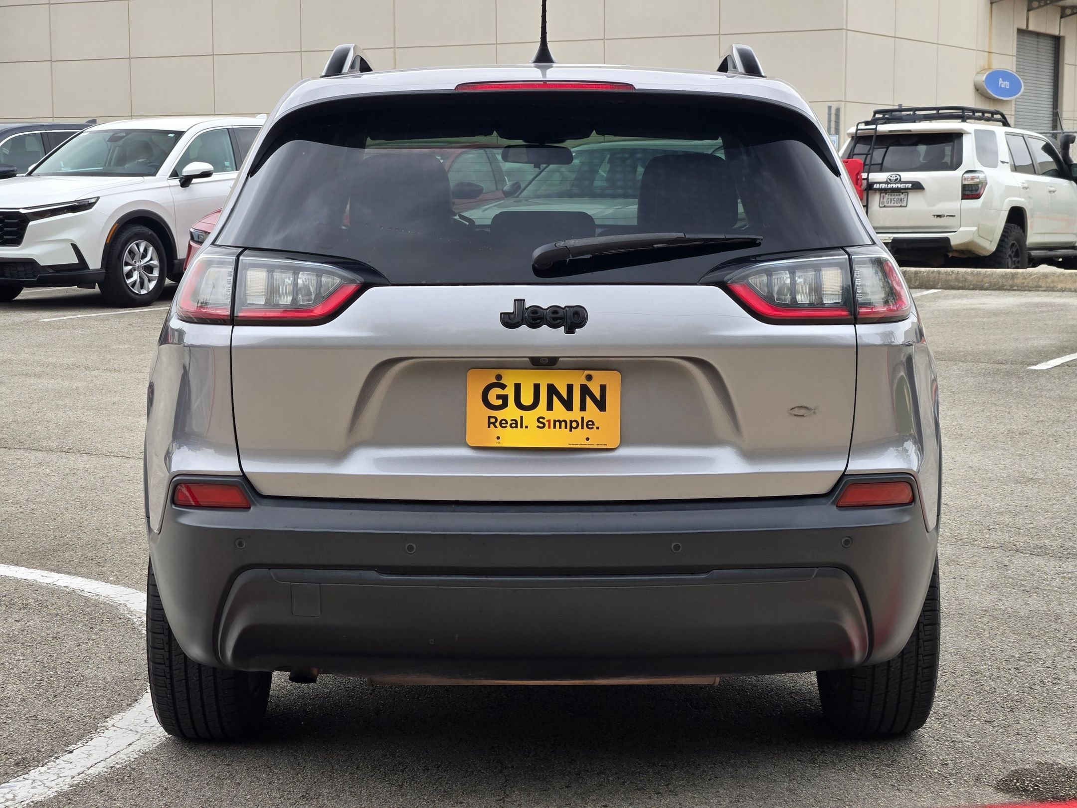 Used 2019 Jeep Cherokee Latitude Plus FWD image 4