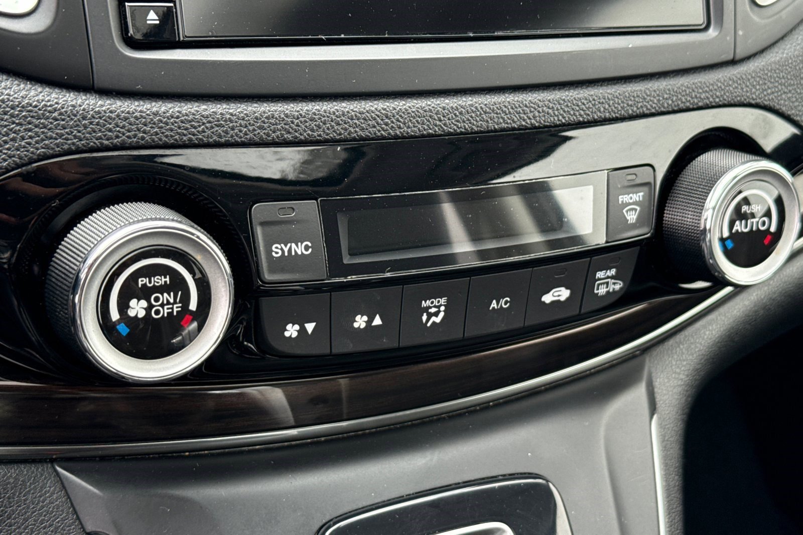 Used 2015 Honda CR-V Touring image 17