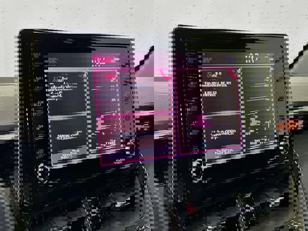 Used 2022 Toyota Corolla SE image 16