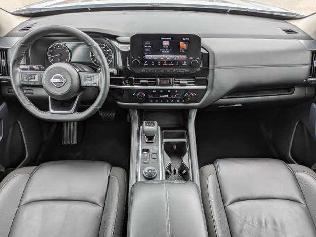 Used 2025 Nissan Pathfinder SL AWD/4WD image 18