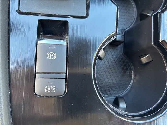 Used 2023 Nissan Rogue SV AWD/4WD image 25