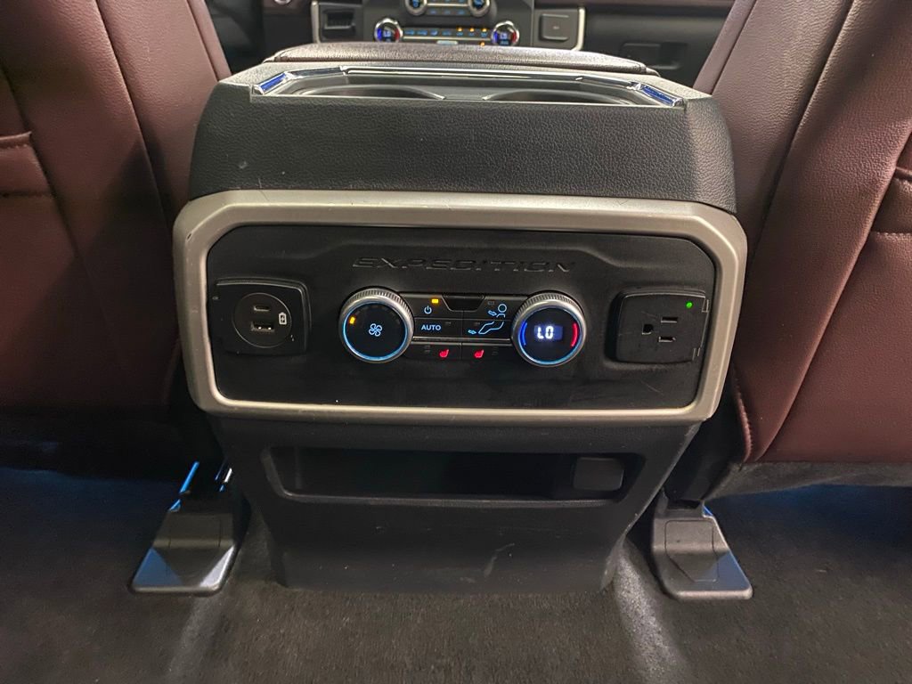 Used 2022 Ford Expedition Limited image 18