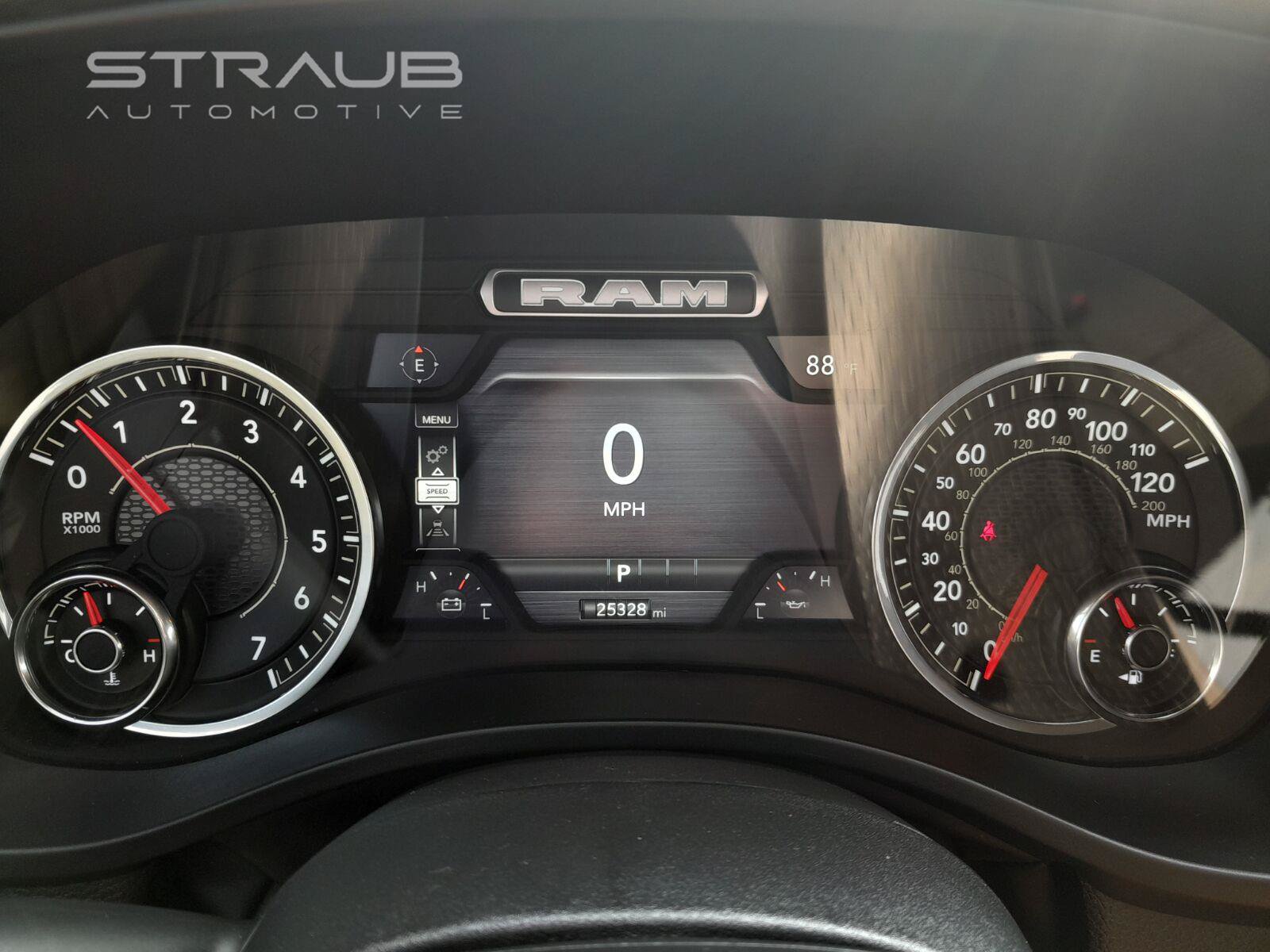 Used 2025 RAM 1500 Warlock AWD/4WD image 12