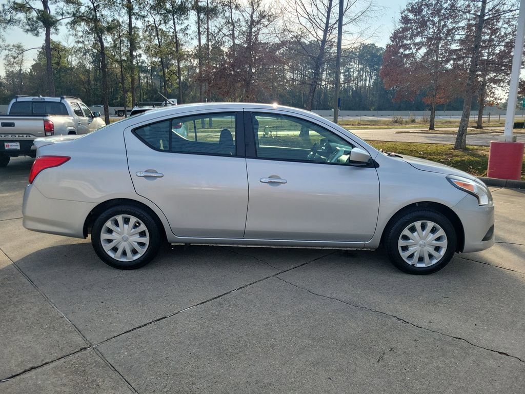 Used 2019 Nissan Versa SV image 8