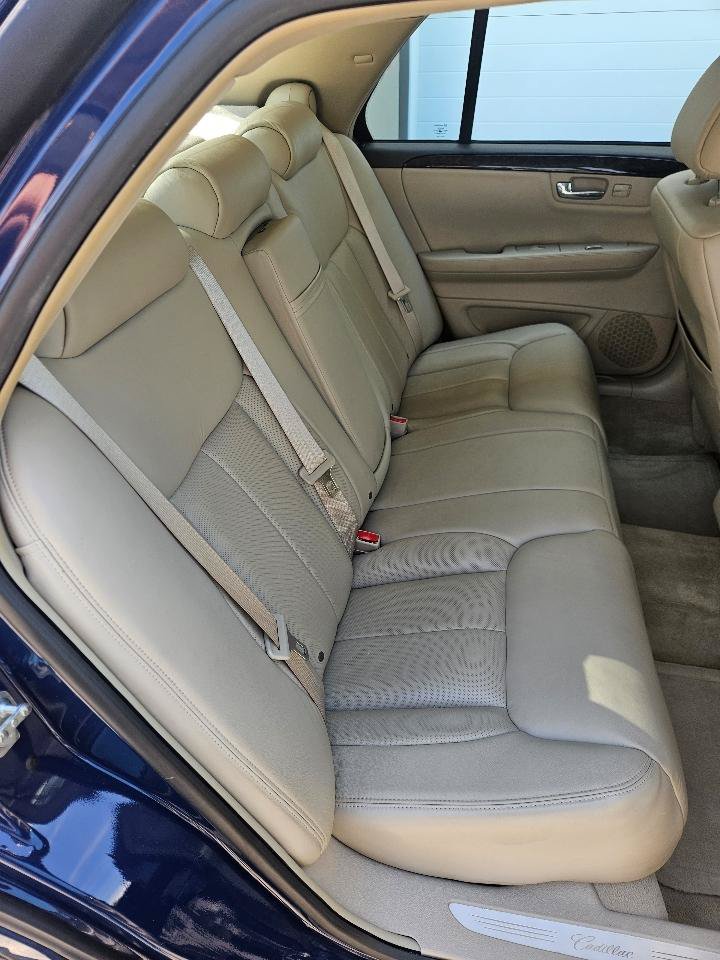 Used 2009 Cadillac DTS w/ Sun And Sound Package FWD image 18