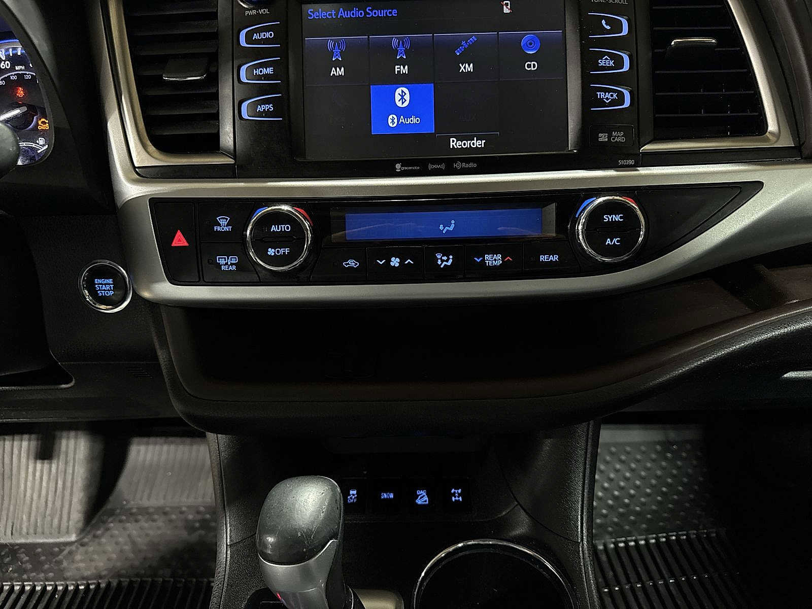 Used 2019 Toyota Highlander XLE image 23