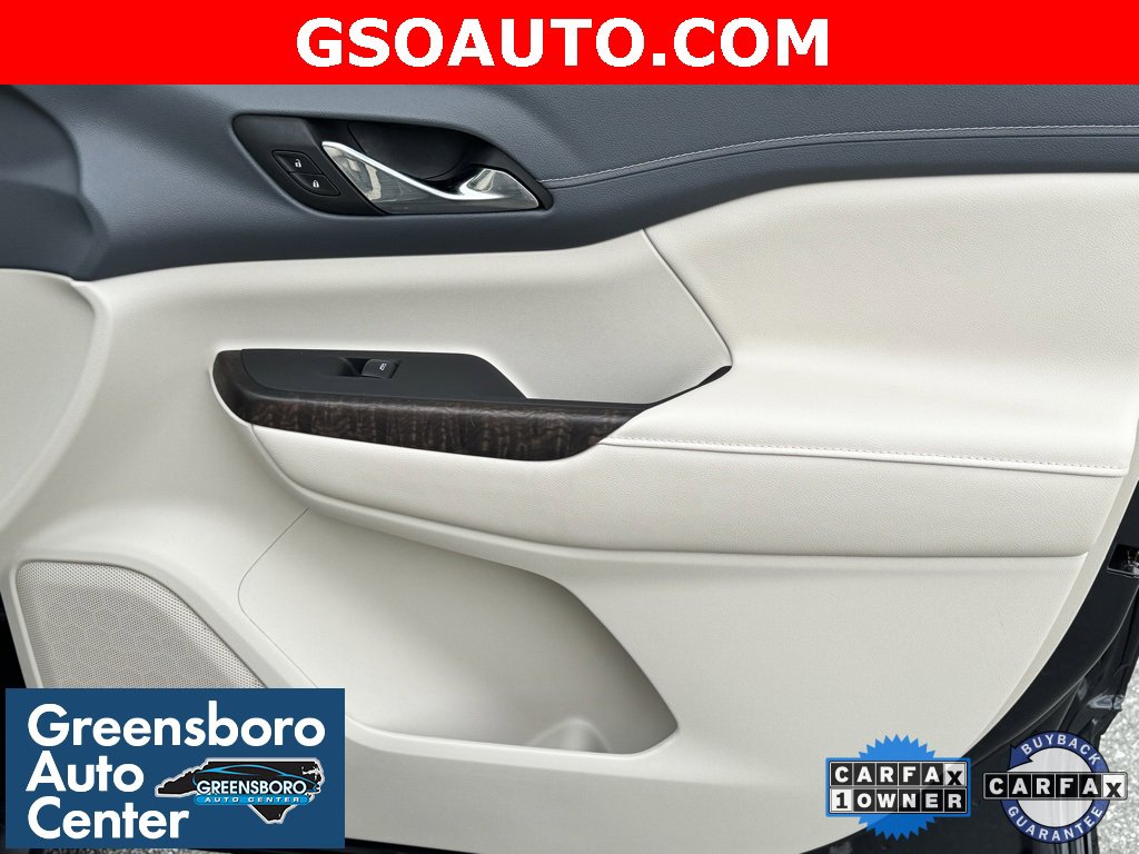 Used 2022 GMC Acadia Denali w/ Denali Technology Package image 28