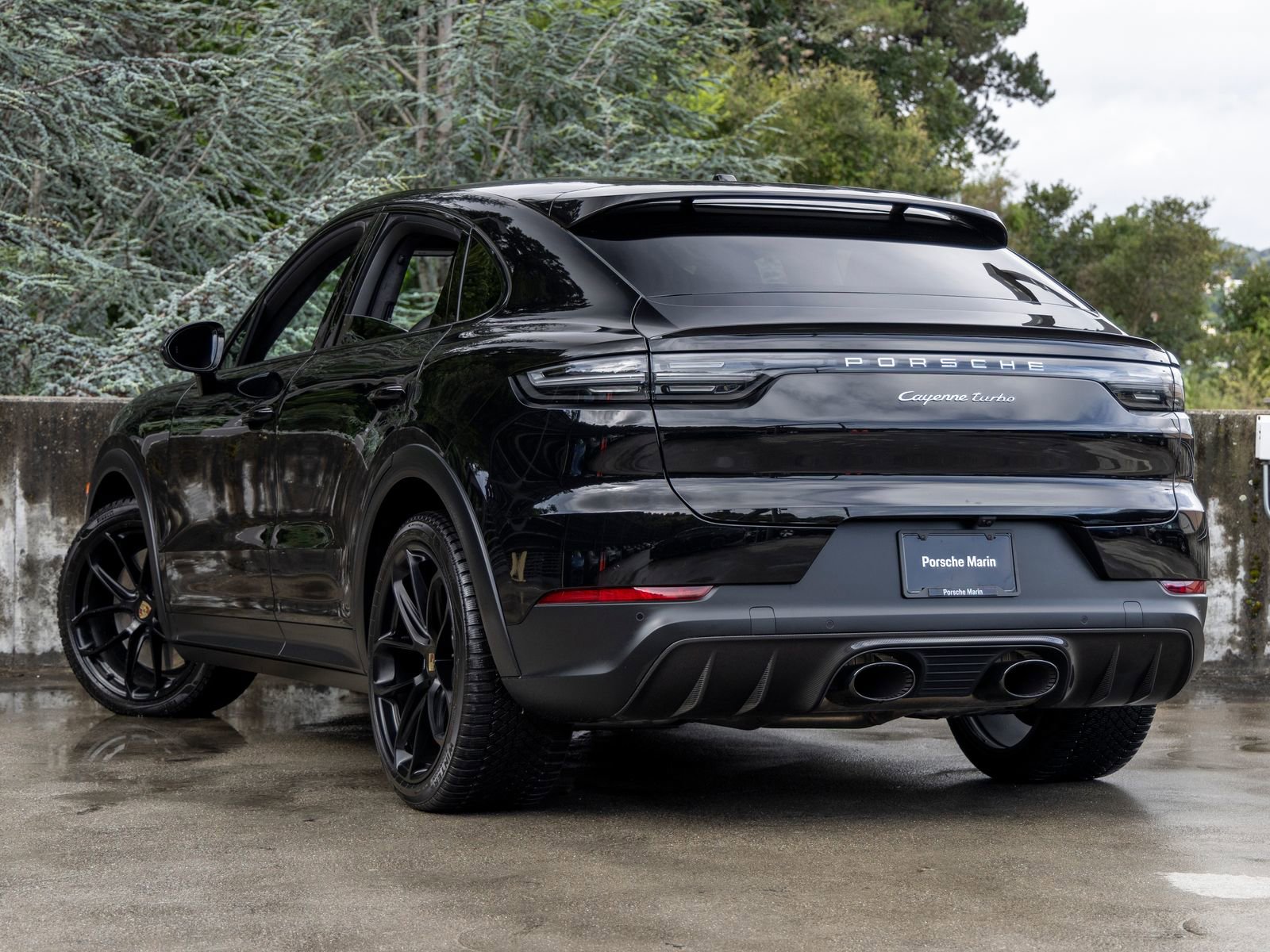 Certified 2023 Porsche Cayenne Turbo AWD/4WD image 3