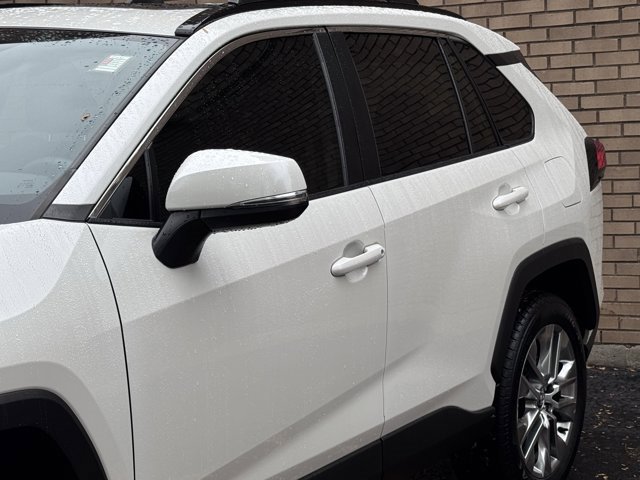 Used 2021 Toyota RAV4 XLE Premium image 32
