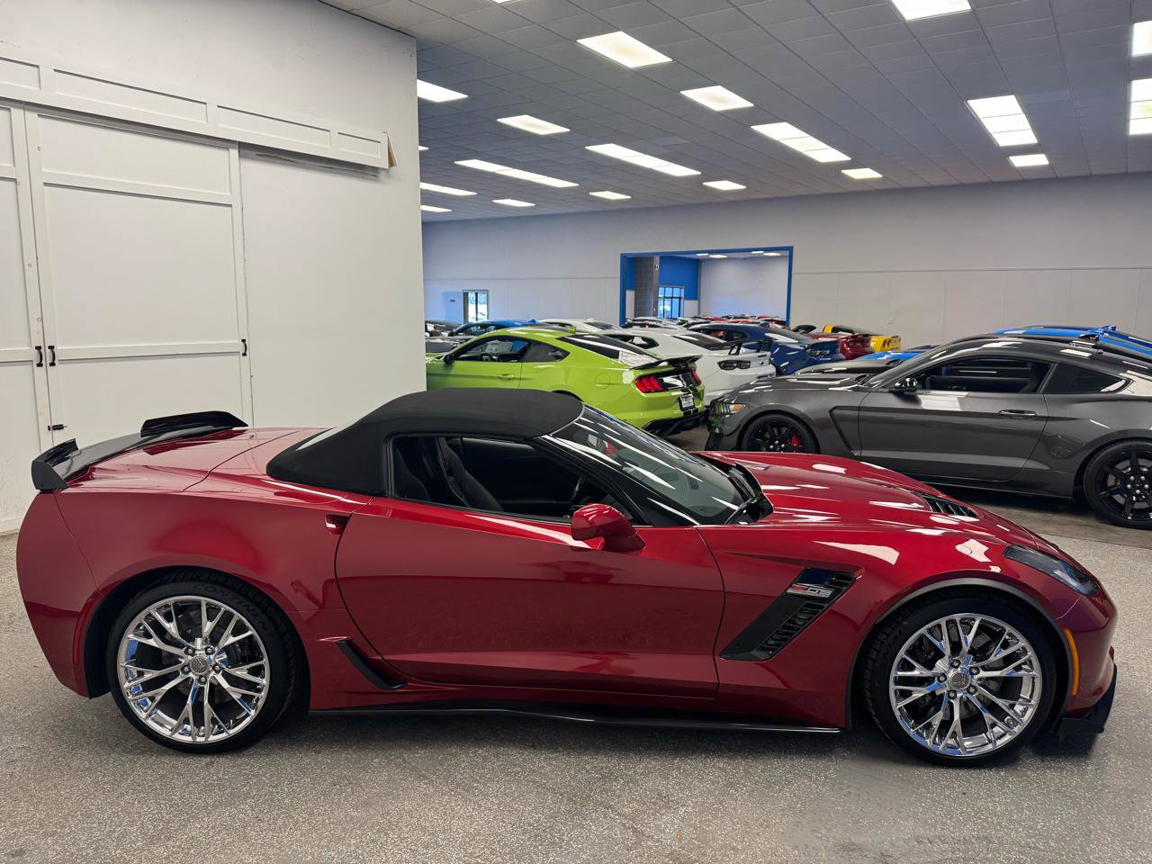 Used 2015 Chevrolet Corvette Z06 w/ 3LZ Preferred Equipment Group image 6