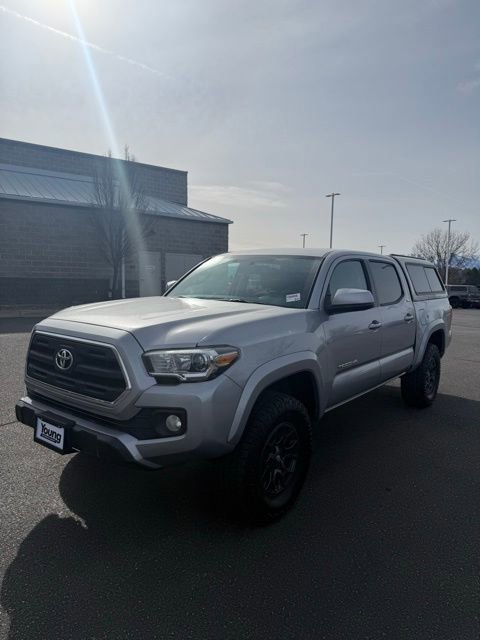 Used 2017 Toyota Tacoma SR5 image 2
