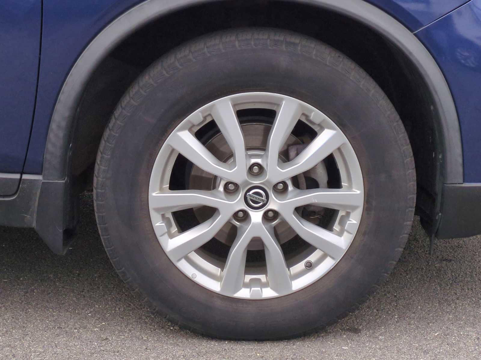 Used 2019 Nissan Rogue SV FWD image 12