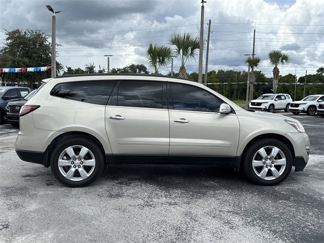 Used 2016 Chevrolet Traverse LT w/ Style and Technology Package image 4