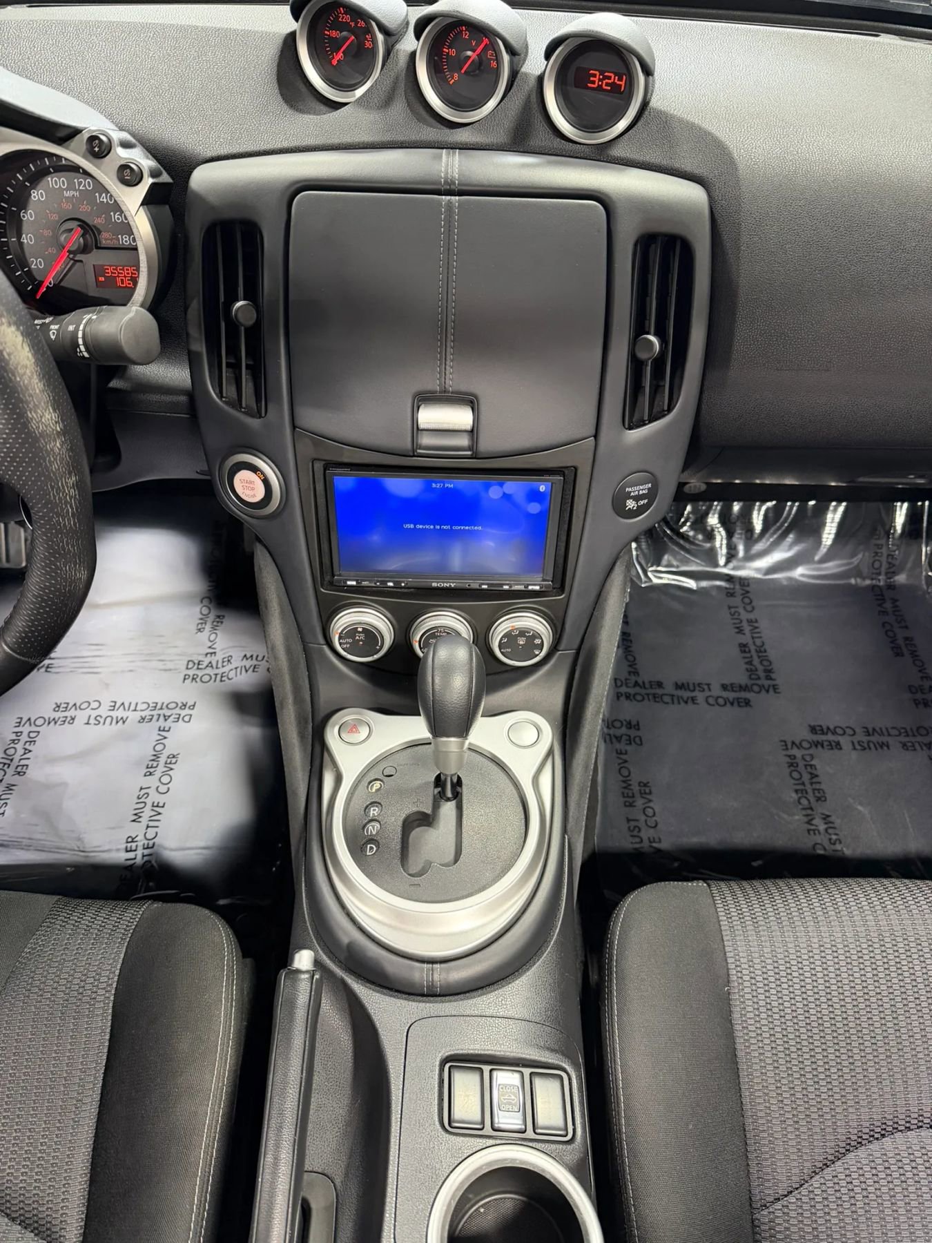 Used 2016 Nissan 370Z Roadster RWD image 3