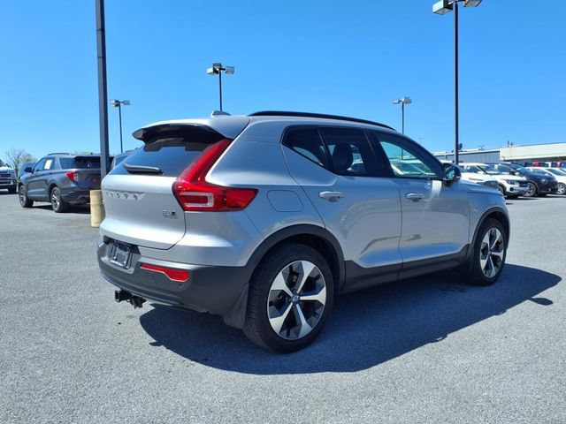 Used 2023 Volvo XC40 B5 Plus w/ Protection Package Premier AWD/4WD image 4