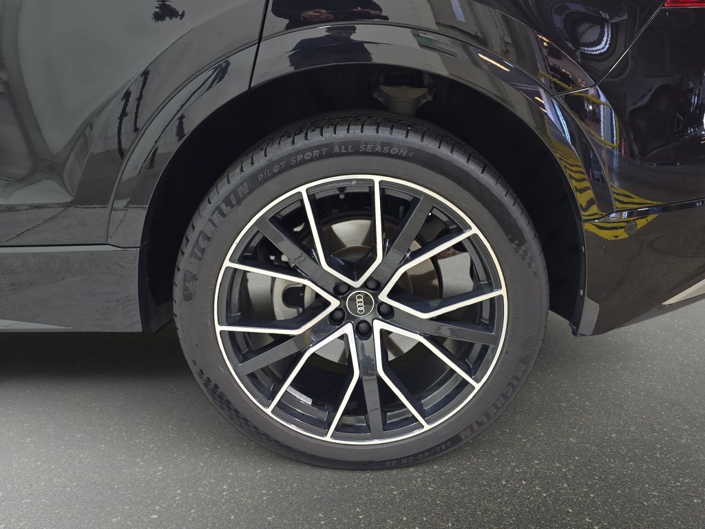 Used 2020 Audi Q8 Premium Plus AWD/4WD image 33