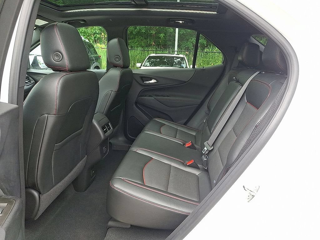 Certified 2023 Chevrolet Equinox RS w/ RS Leather Package AWD/4WD image 10