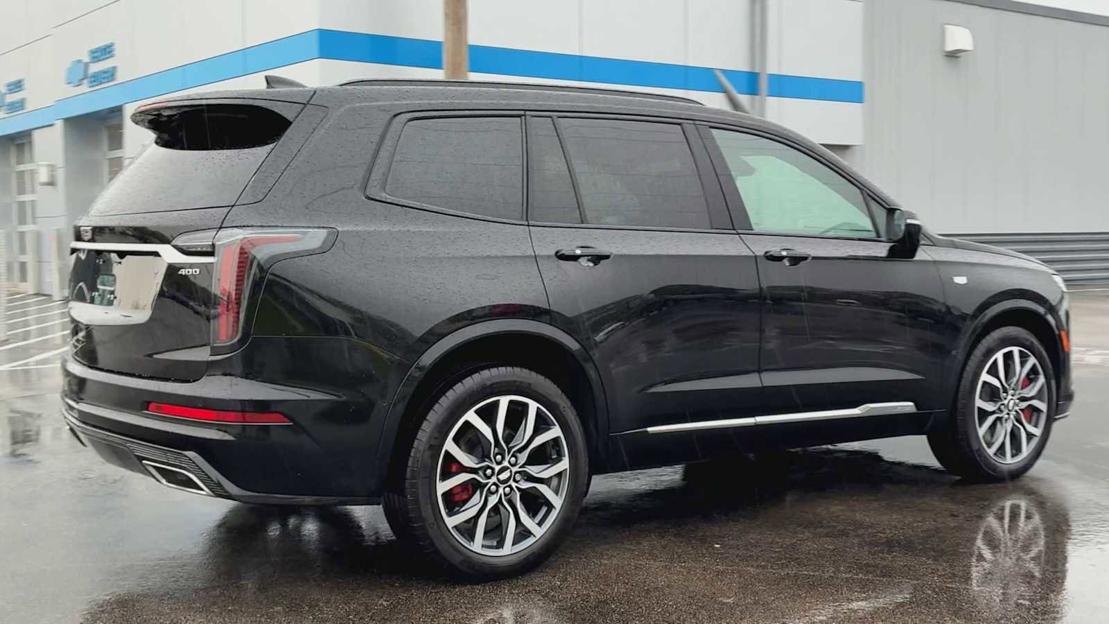 Used 2024 Cadillac XT6 Sport w/ Platinum Package image 2