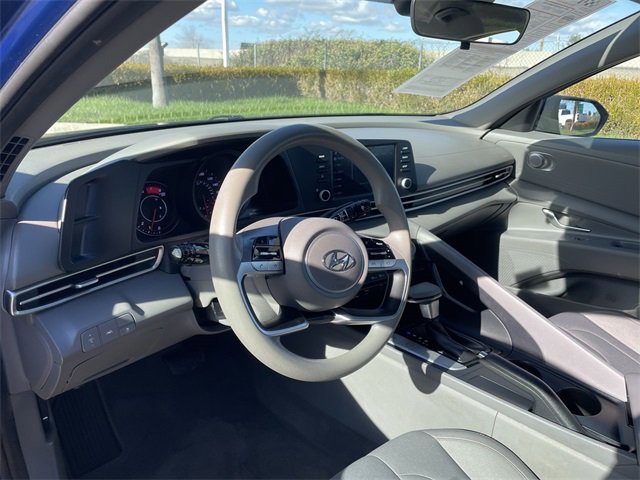 Used 2021 Hyundai Elantra SEL w/ Cargo Package image 10