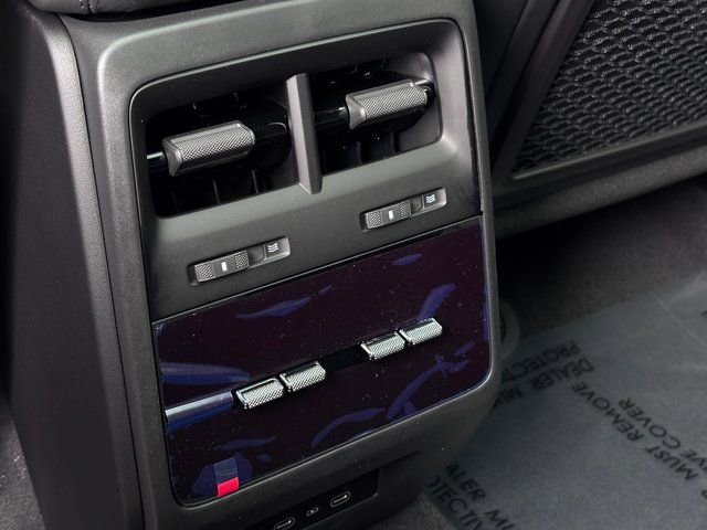 New 2026 Porsche Macan 4 Electric image 25