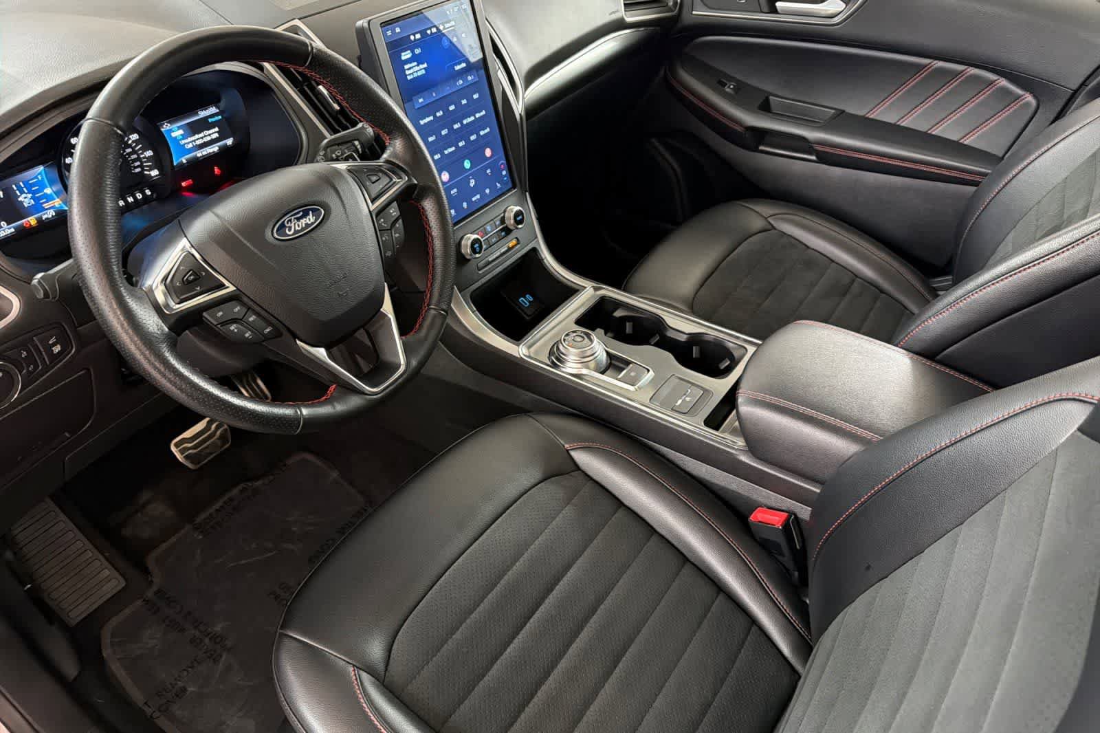 Used 2022 Ford Edge ST-Line w/ Class II Trailer Tow Package AWD/4WD image 11