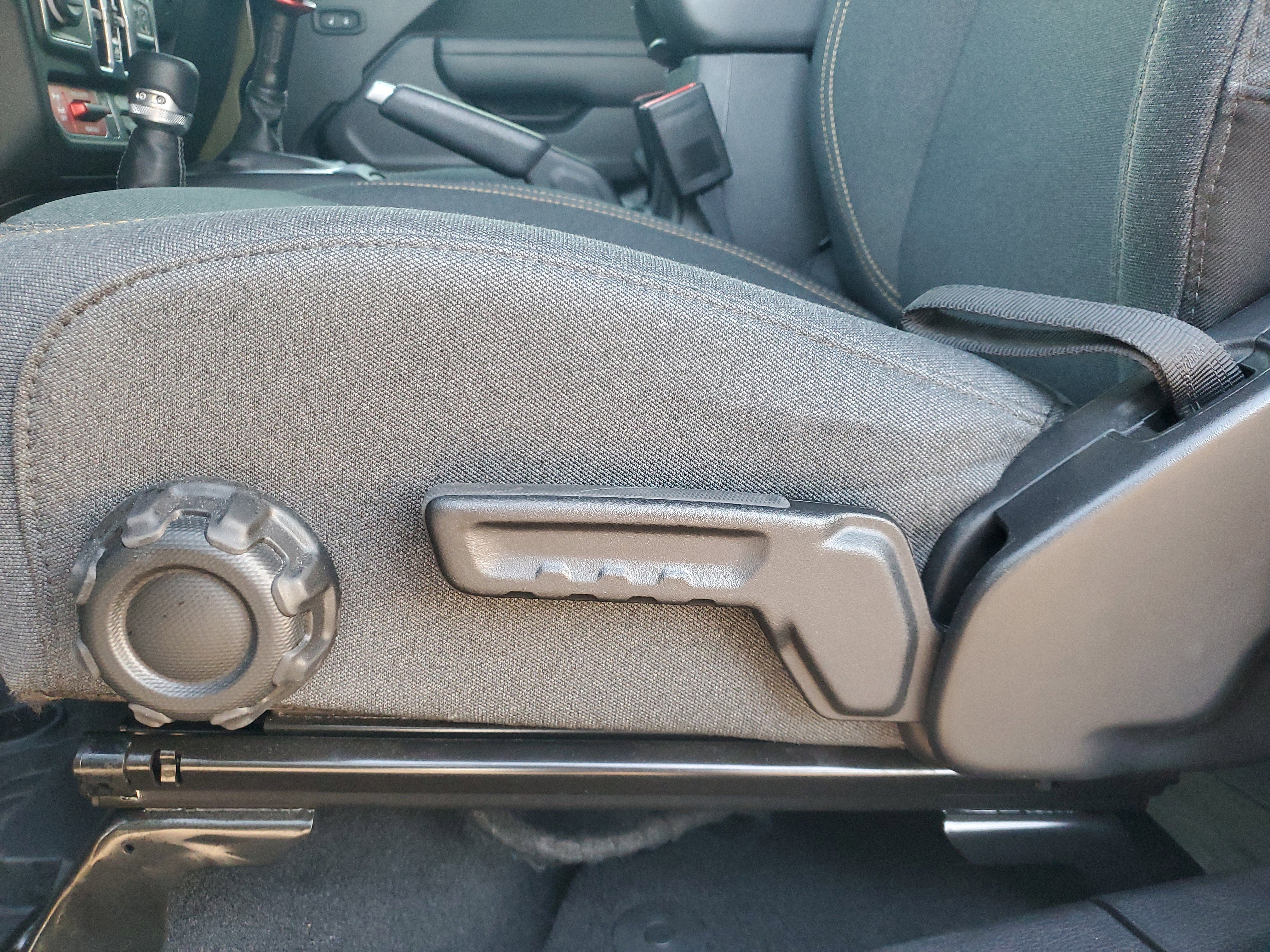 Used 2025 Jeep Wrangler Willys image 14