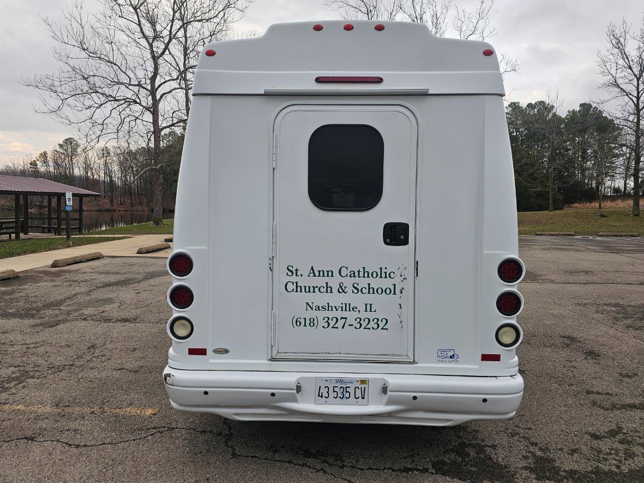 Used 2010 Ford E-350 and Econoline 350 Super Duty RWD image 6