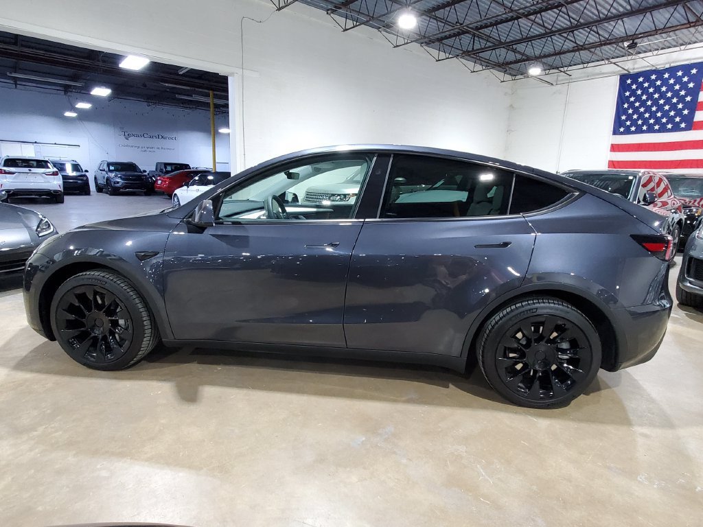 Used 2024 Tesla Model Y Long Range AWD/4WD image 32