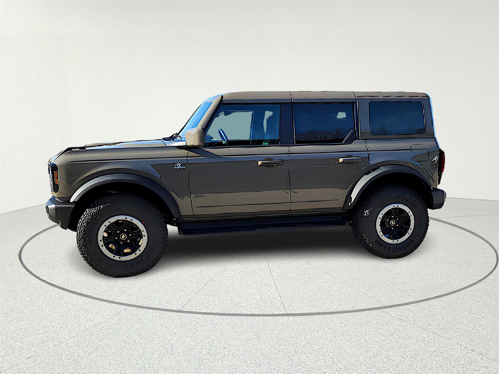 New 2025 Ford Bronco Outer Banks w/ Sasquatch Package video 3