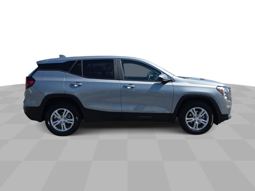 Used 2024 GMC Terrain SLE image 9