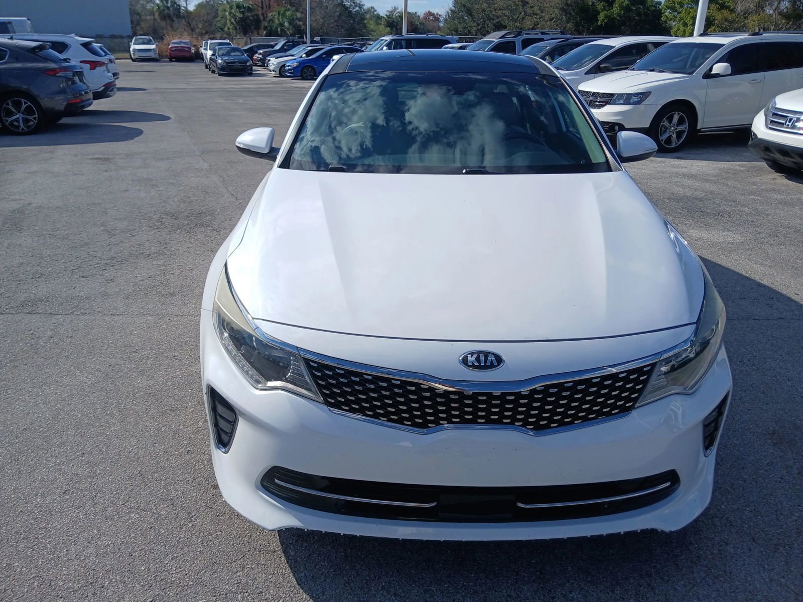 Used 2018 Kia Optima EX w/ Technology Package FWD image 3