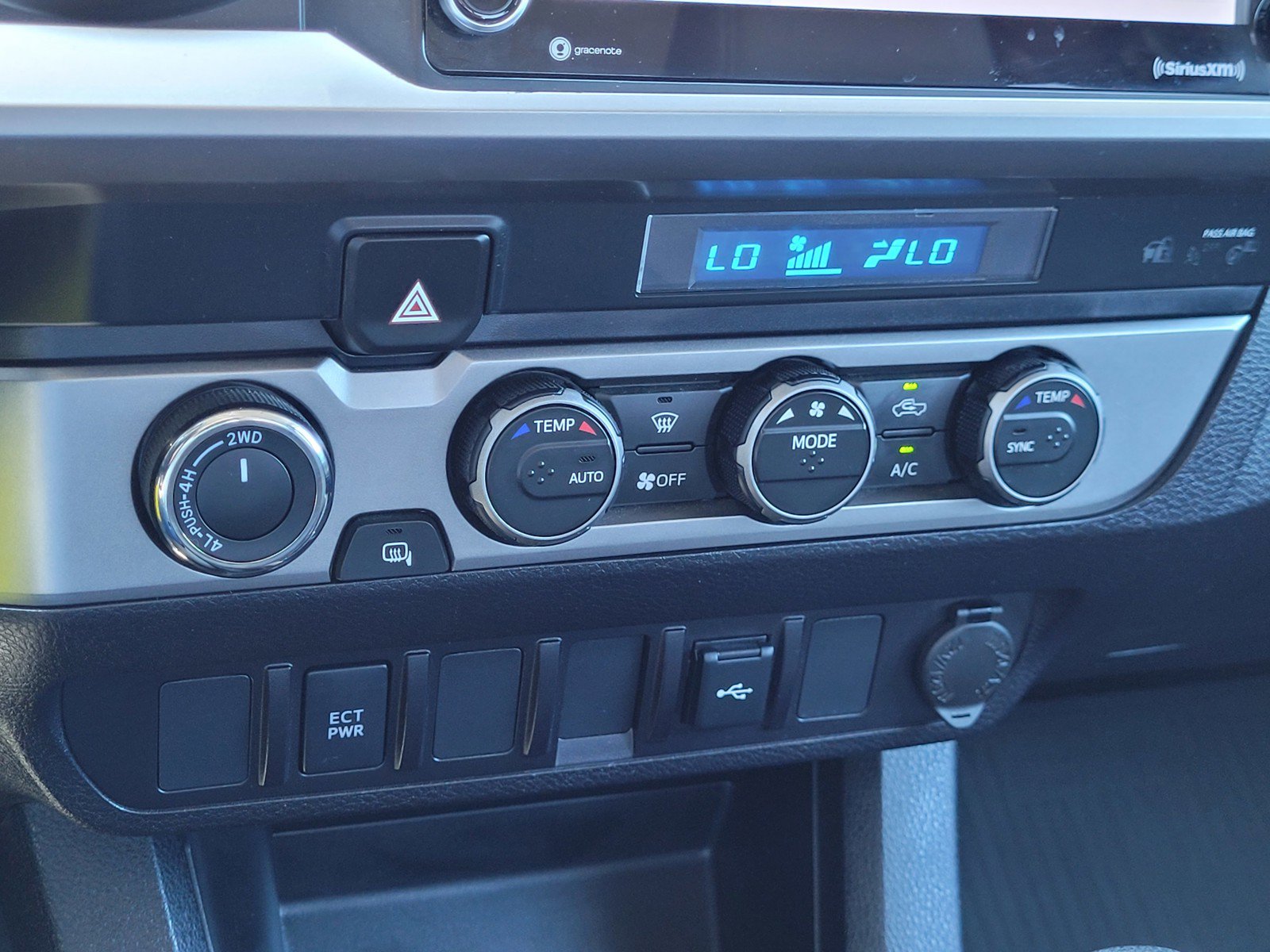 Used 2022 Toyota Tacoma SR5 AWD/4WD image 15