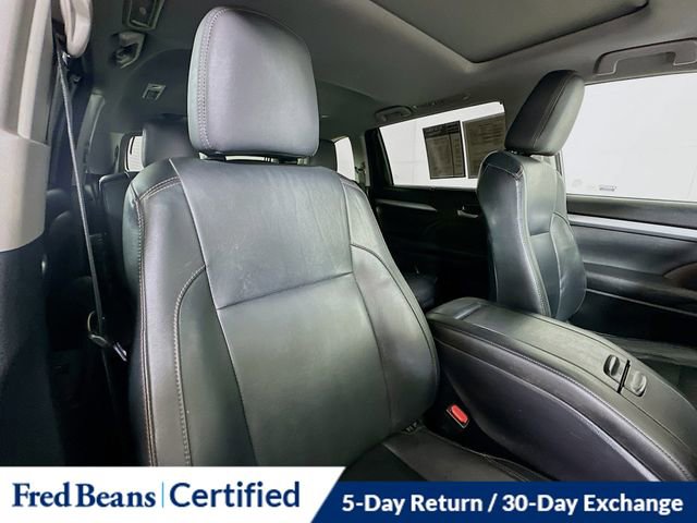 Used 2015 Toyota Highlander XLE image 31