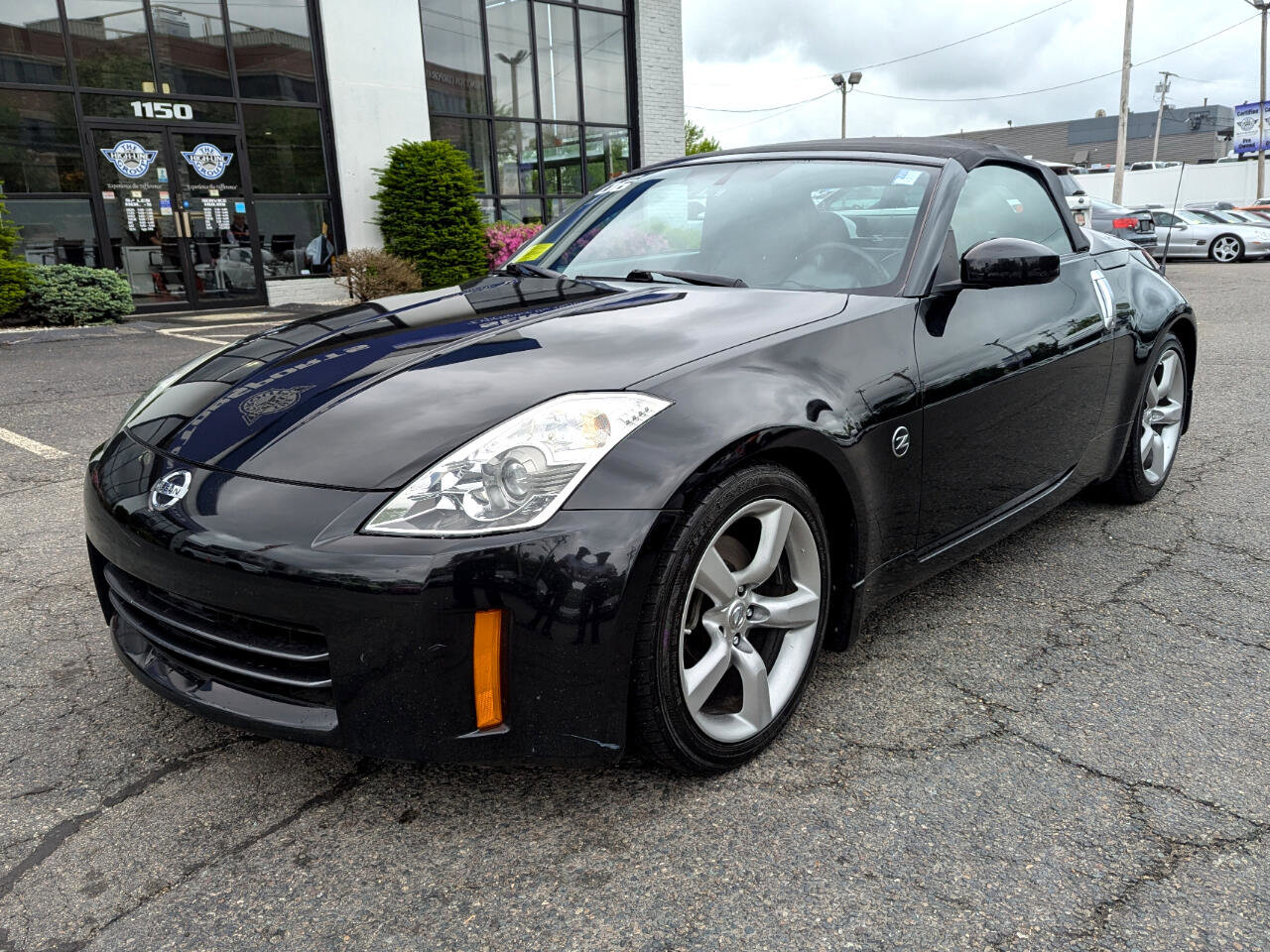 Used 2006 Nissan 350Z Touring image 2