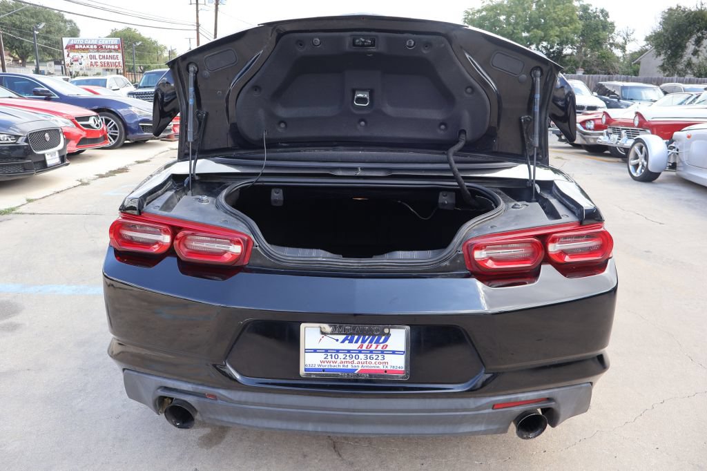 Used 2019 Chevrolet Camaro LT RWD image 14