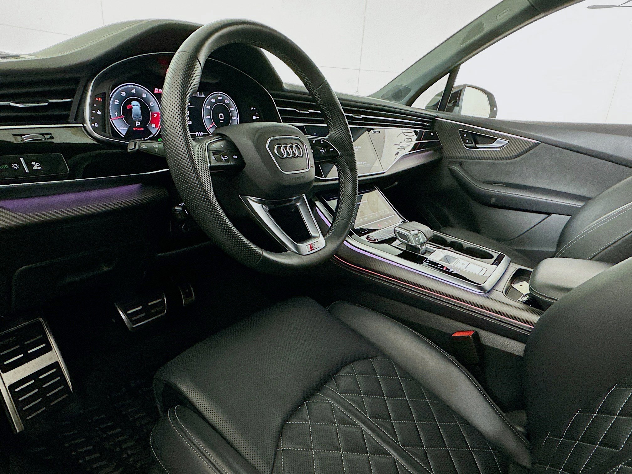 Used 2025 Audi SQ7 Premium Plus w/ Executive Package image 7