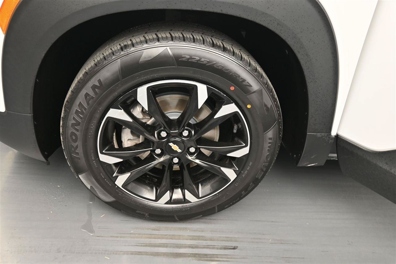 Used 2022 Chevrolet TrailBlazer LT w/ Convenience Package FWD image 17