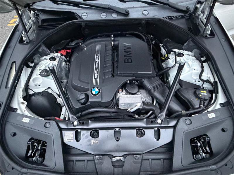 Used 2017 BMW 535i Gran Turismo image 32