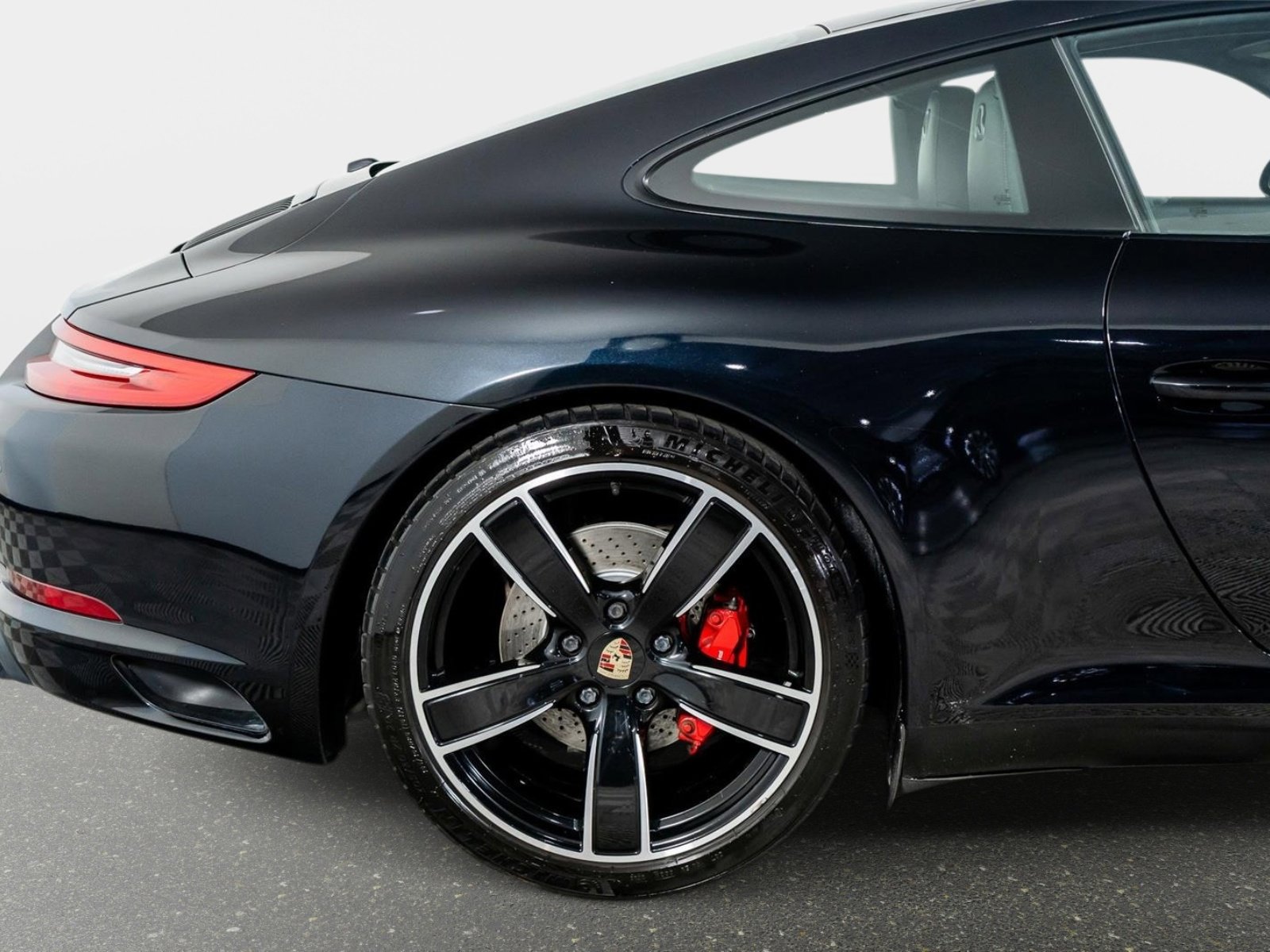 Used 2017 Porsche 911 Carrera S image 8