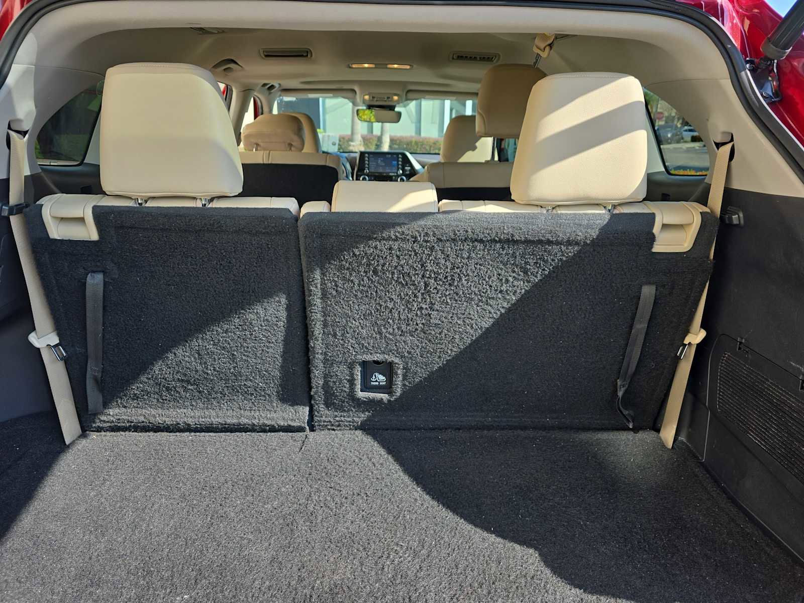 Used 2021 Toyota Highlander XLE image 9