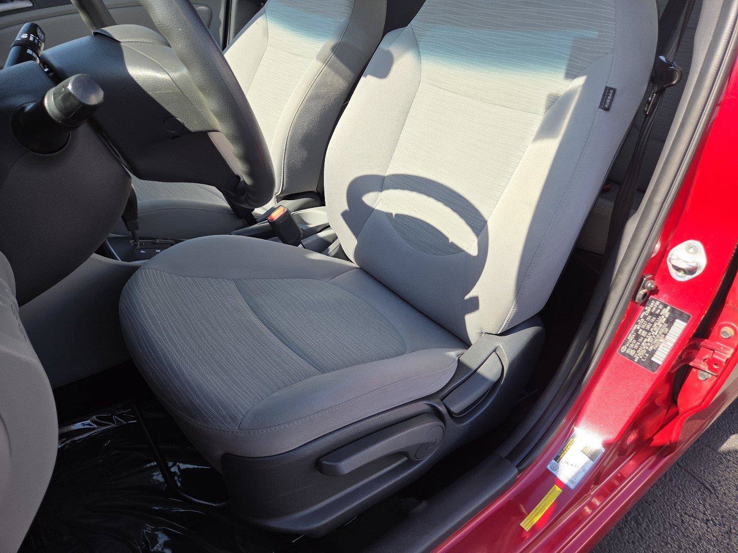 Used 2015 Hyundai Accent GLS FWD image 14
