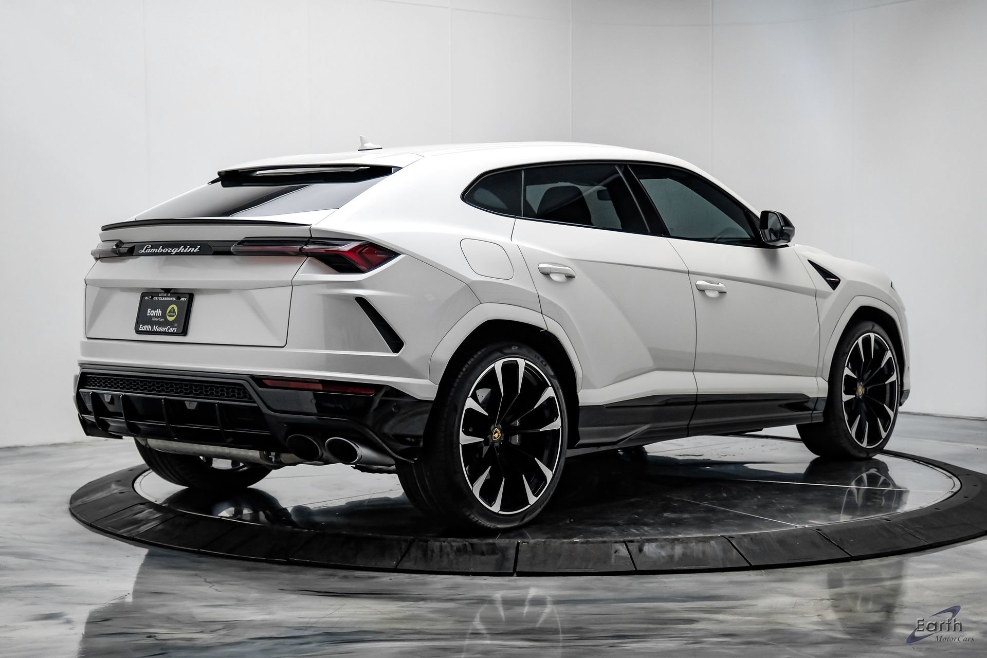 Used 2022 Lamborghini Urus AWD/4WD image 17