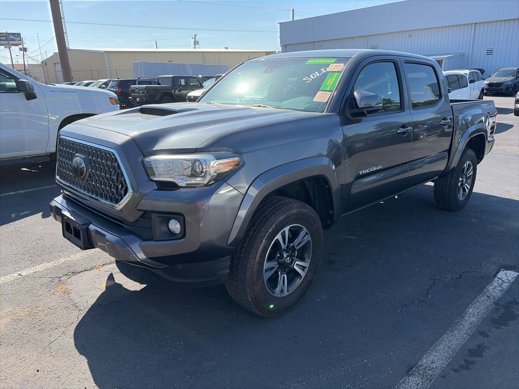Used 2018 Toyota Tacoma TRD Sport w/ Technology Package image 3