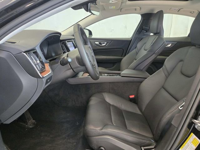 Used 2025 Volvo S60 B5 Plus image 9