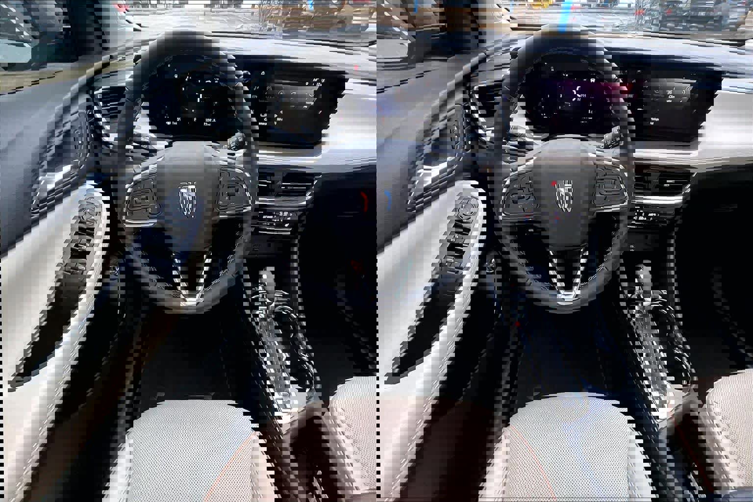 Used 2025 Buick Encore GX Avenir w/ Avenir Technology Package image 6