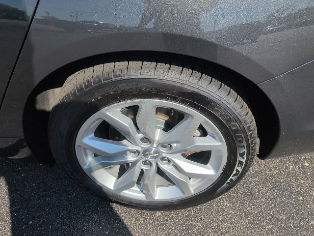 Used 2019 Chevrolet Impala LT FWD image 14