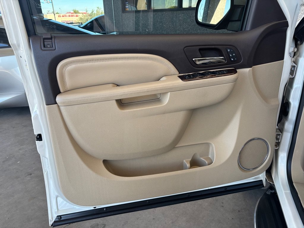 Used 2013 GMC Yukon XL Denali AWD/4WD image 18