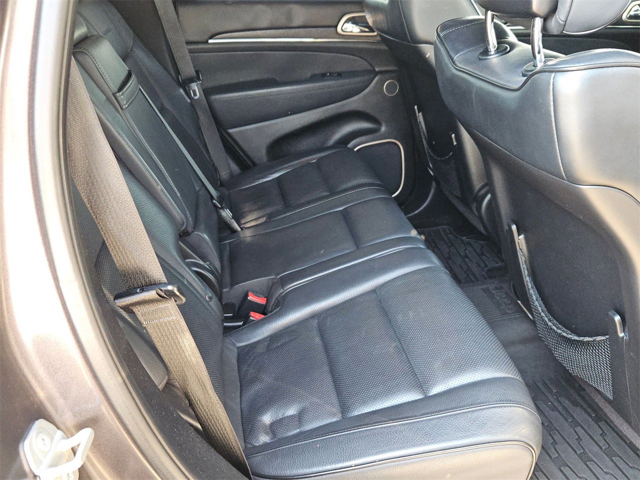 Used 2015 Jeep Grand Cherokee Summit image 23
